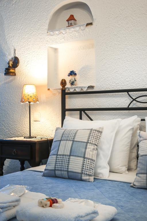 Saint Louis Aparthotel Ándros Exteriör bild