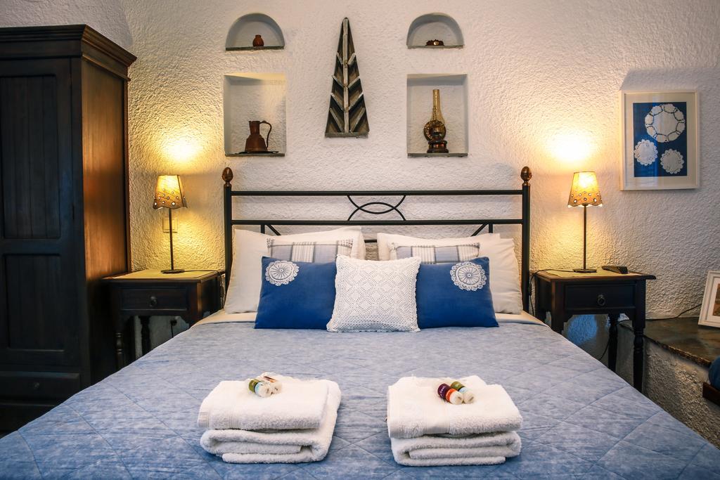 Saint Louis Aparthotel Ándros Exteriör bild