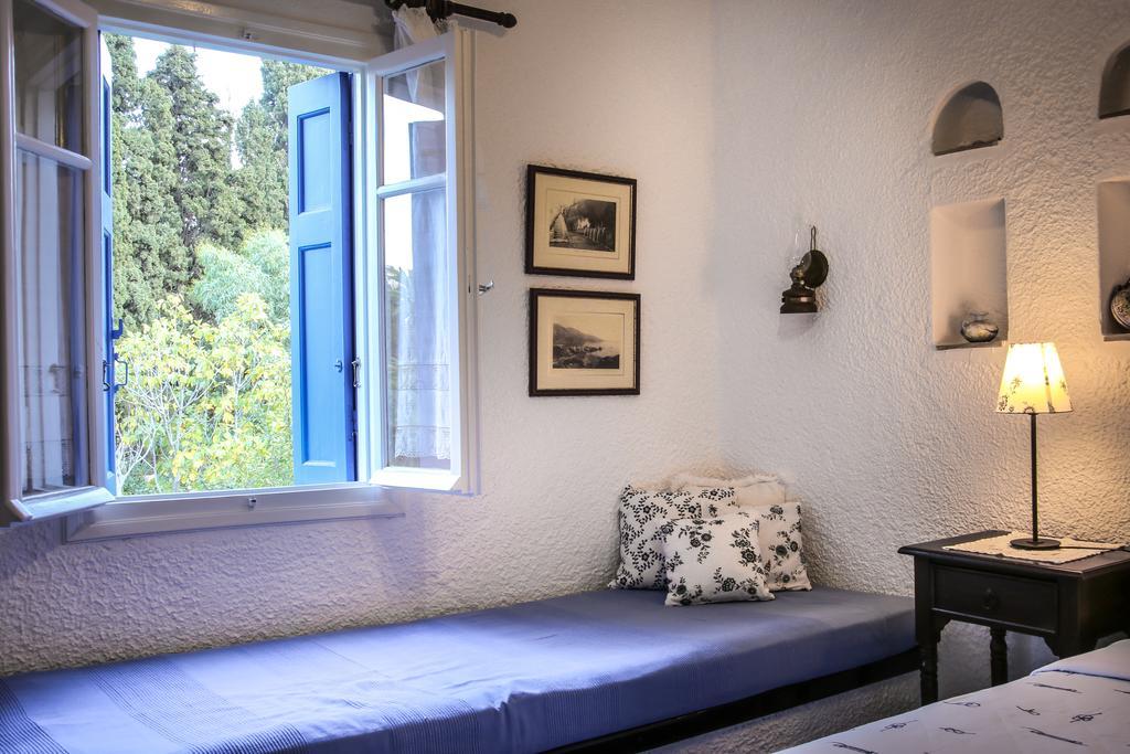 Saint Louis Aparthotel Ándros Exteriör bild